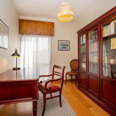 Big House Sea Views شقة *